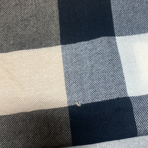 Authentic BNWT Burberry 100% Cashmere Check Scarf - Picture 4 of 5
